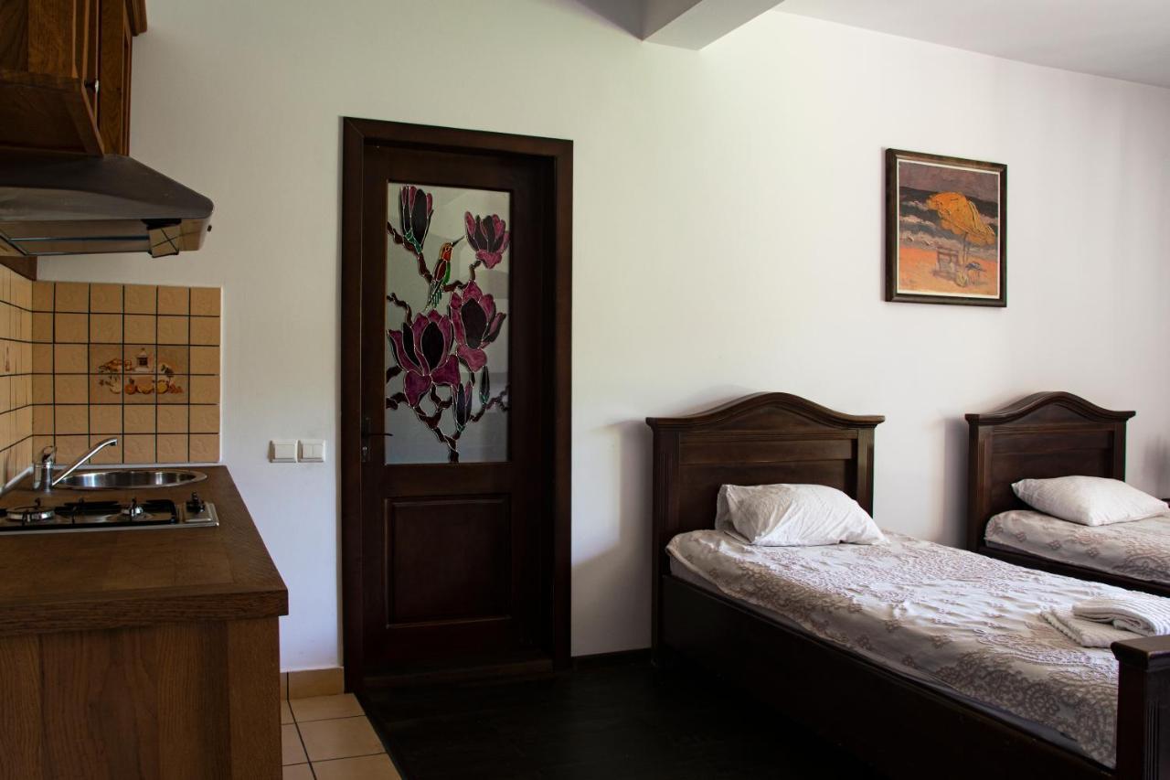 Pension Andra'S House Хорезу Екстериор снимка