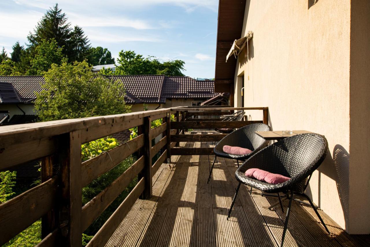 Pension Andra'S House Хорезу Екстериор снимка