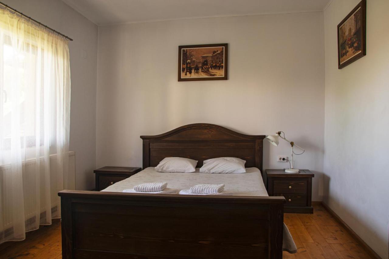 Pension Andra'S House Хорезу Екстериор снимка