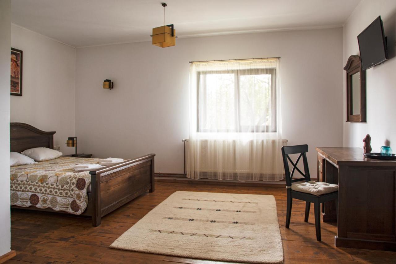 Pension Andra'S House Хорезу Екстериор снимка