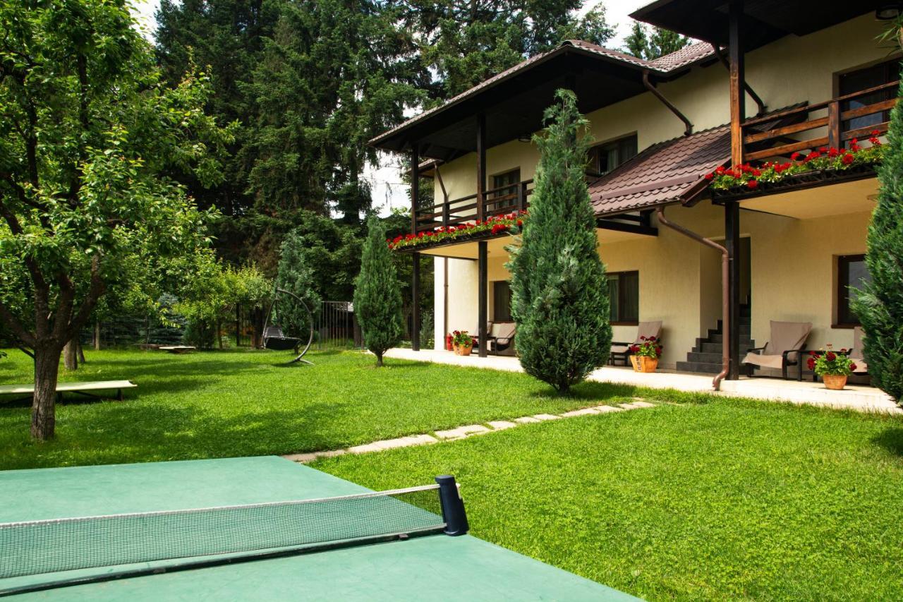 Pension Andra'S House Хорезу Екстериор снимка