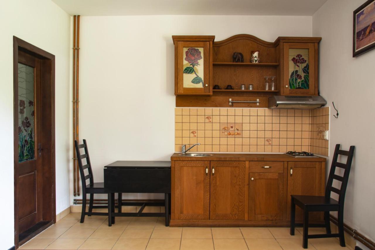 Pension Andra'S House Хорезу Екстериор снимка