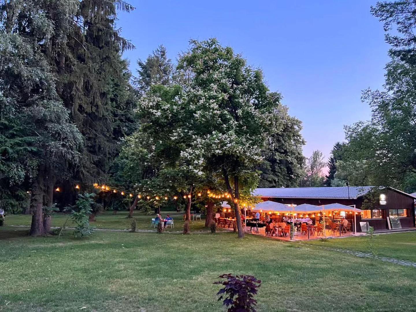 Pension Andra'S House Хорезу Екстериор снимка
